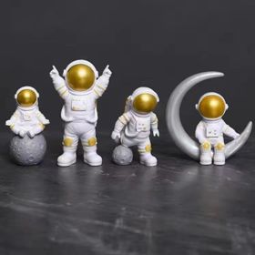 4pcs Small Creative Astronaut Ornaments; Desktop Ornaments; TV Cabinet Ornaments (Color: Golden)